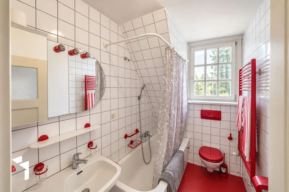 Grosszügige 7.5-Zimmer-Villa mit Panoramasicht – Foto 13 von 17