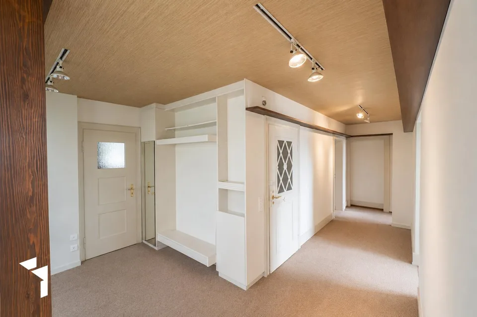 Grosszügige 7.5-Zimmer-Villa mit Panoramasicht – Foto 6 von 17