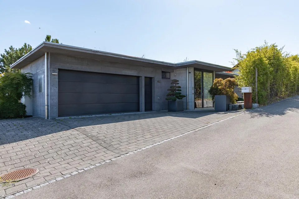 Exklusive Villa mit japanischem Garten & Weitblick – photo 9 of 14