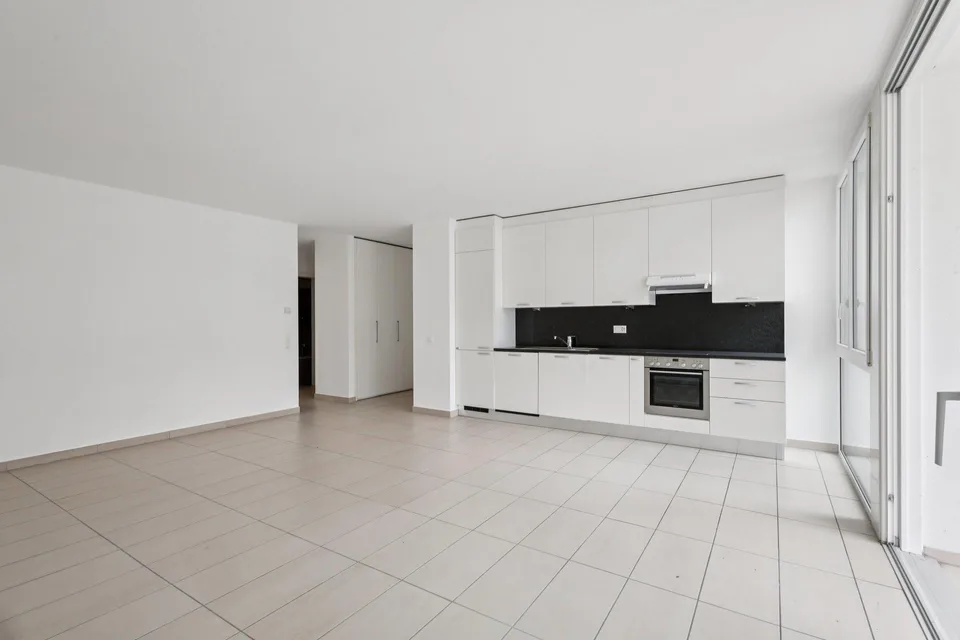 Ready to move in, furniture included and subsequently owned by the tenant – photo 2 of 7