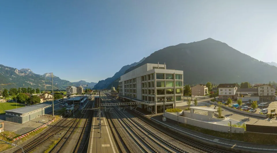 Hin und weg am Bahnhof Altdorf – photo 7 sur 16