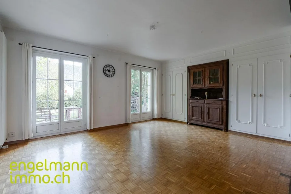 Grande propriété de 8,5 pces avec garage double – foto 7 di 14