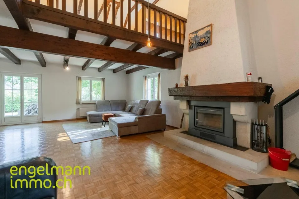 Grande propriété de 8,5 pces avec garage double – foto 5 di 14