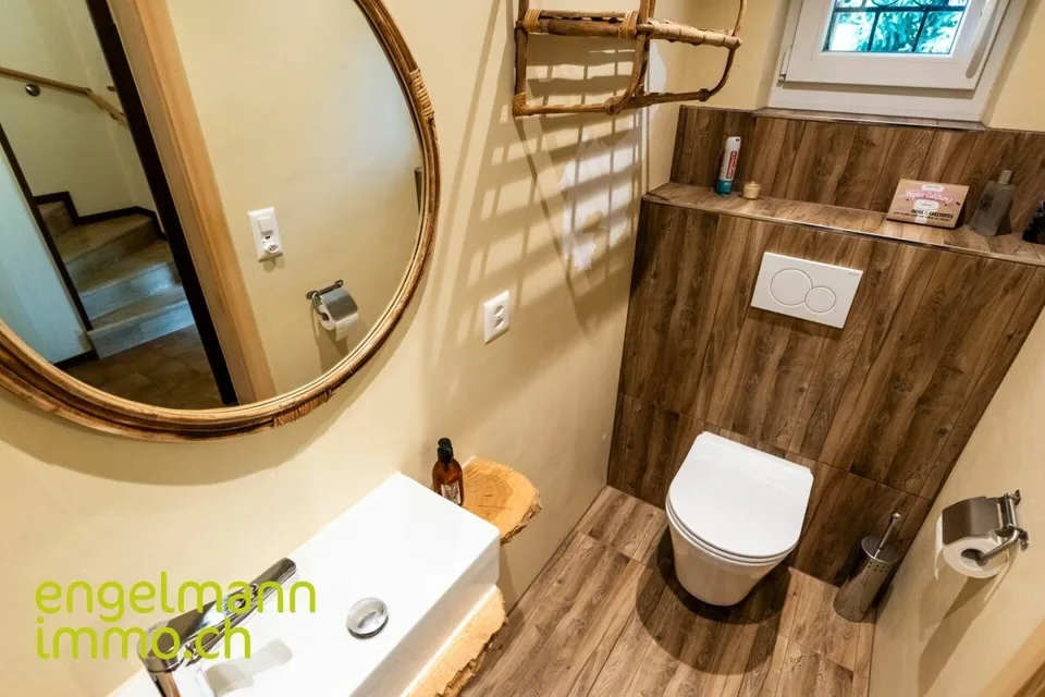 Grande propriété de 8,5 pces avec garage double – foto 9 di 14