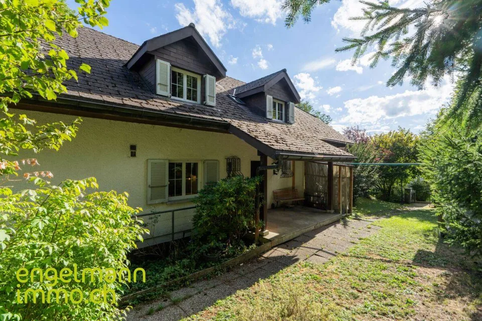 Grande propriété de 8,5 pces avec garage double – foto 4 di 14