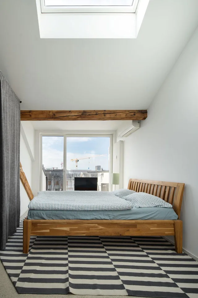 Spektakuläre Dachwohnung mit grosser Terrasse – Foto 10 von 12