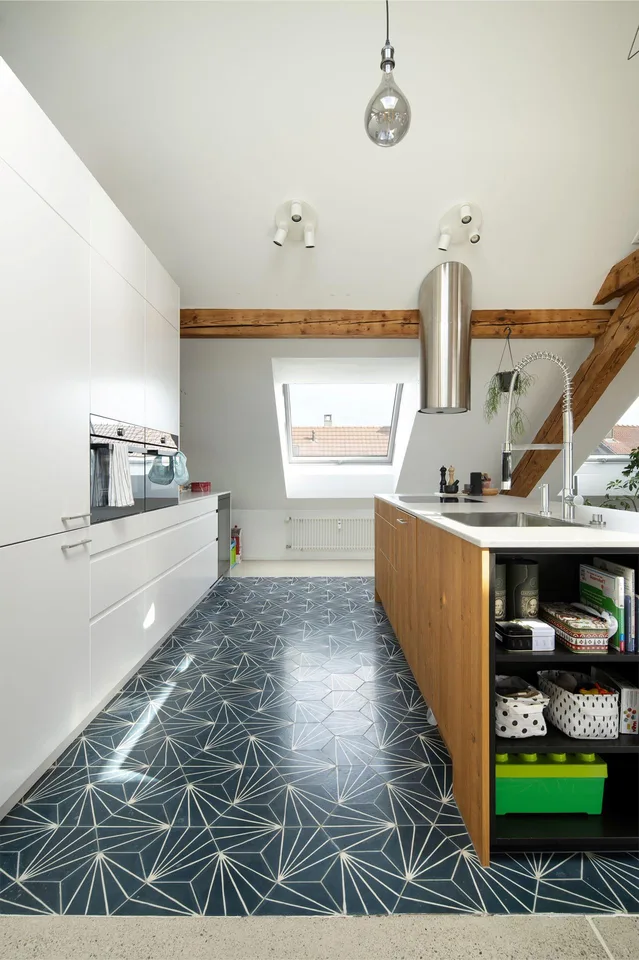 Spektakuläre Dachwohnung mit grosser Terrasse – Foto 5 von 12