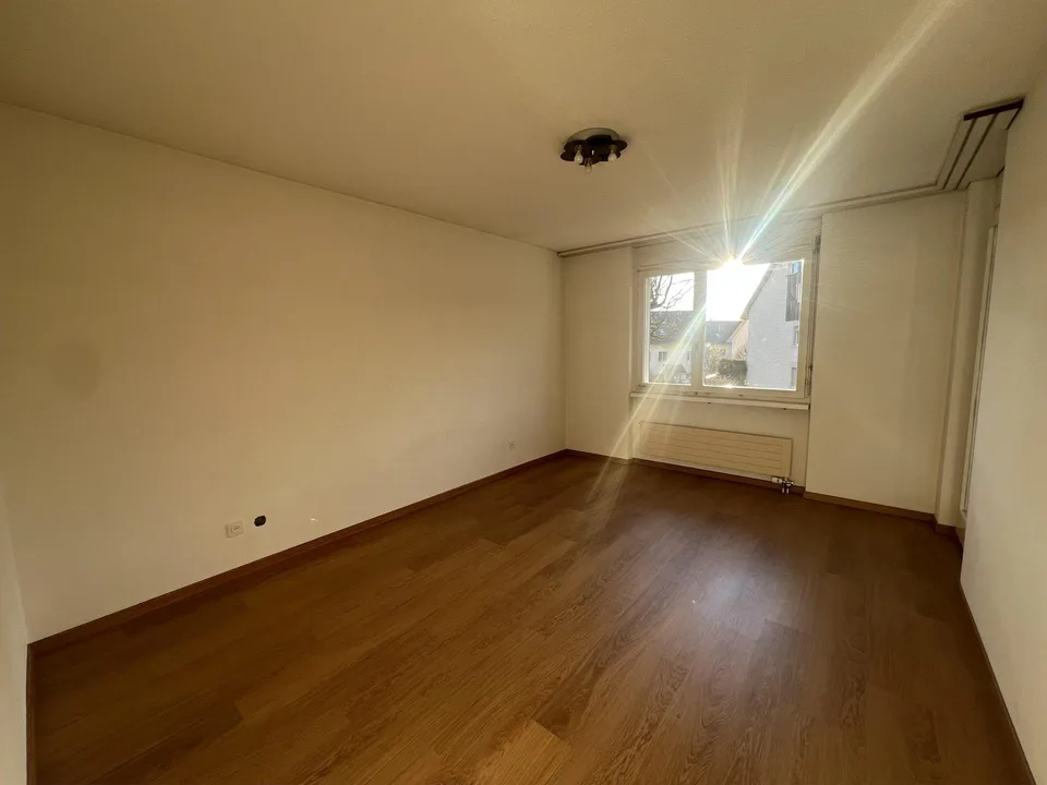 Appartement 3,5 pièces à Brüttisellen / limité jusqu'au 30.11.2027 – photo 2 sur 9