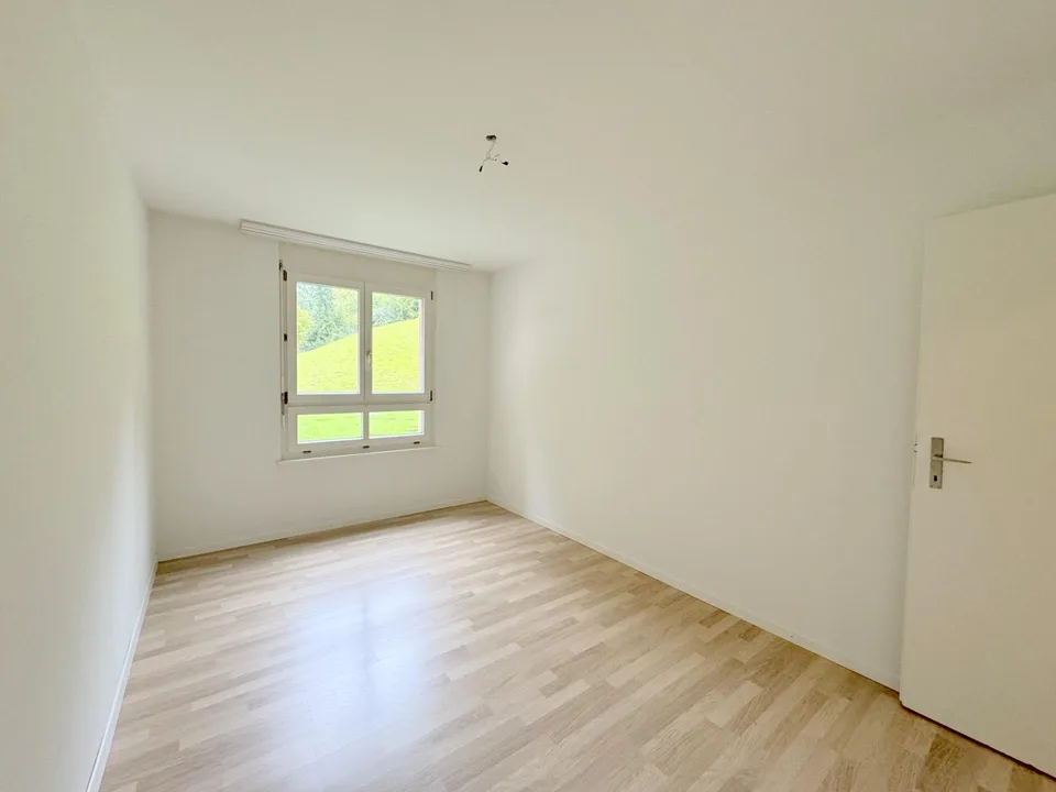 Helle 3.5 Zimmerwohnung mit Aussicht – photo 7 sur 12