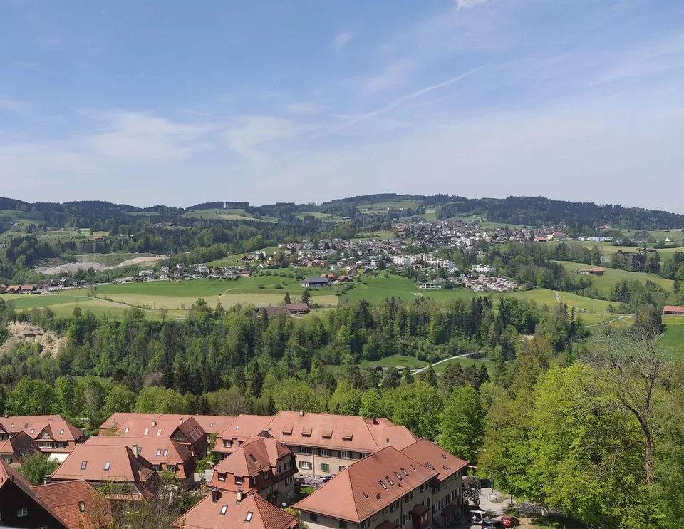 Helle 3.5 Zimmerwohnung mit Aussicht – photo 11 sur 12