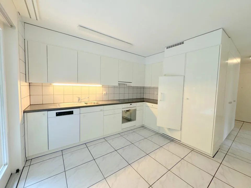 Helle 3.5 Zimmerwohnung mit Aussicht – photo 2 sur 12