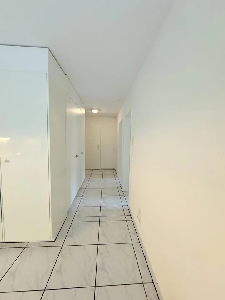 Helle 3.5 Zimmerwohnung mit Aussicht – photo 3 sur 12