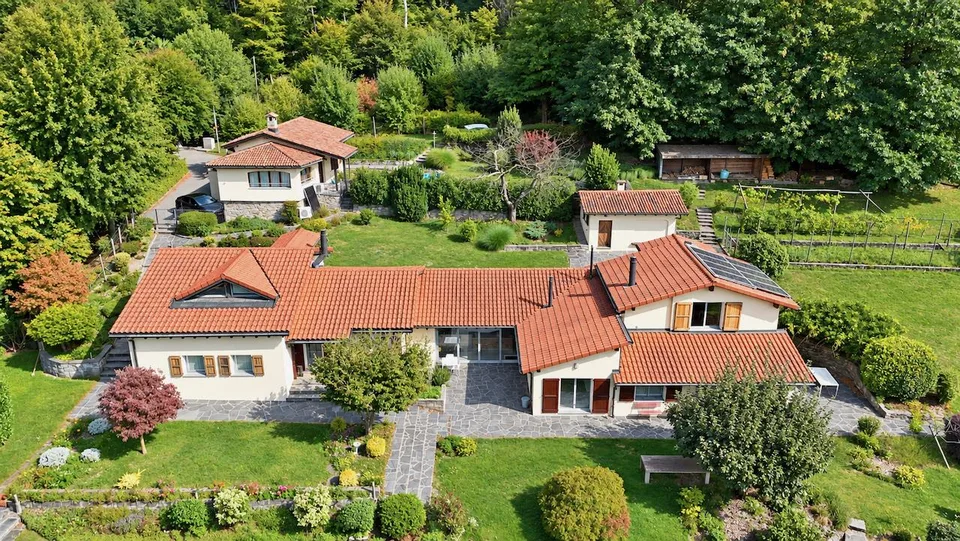 8.5 Zimmer Villa in Vaglio – Foto 3 von 28