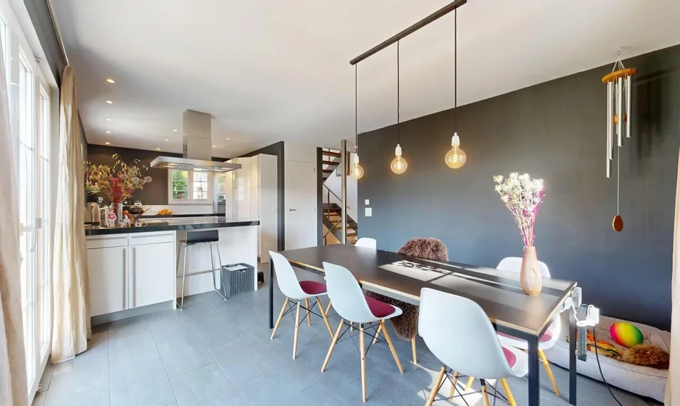 Casa indipendente di 4,5 locali con locale commerciale a Langnau am Albis – foto 8 di 11