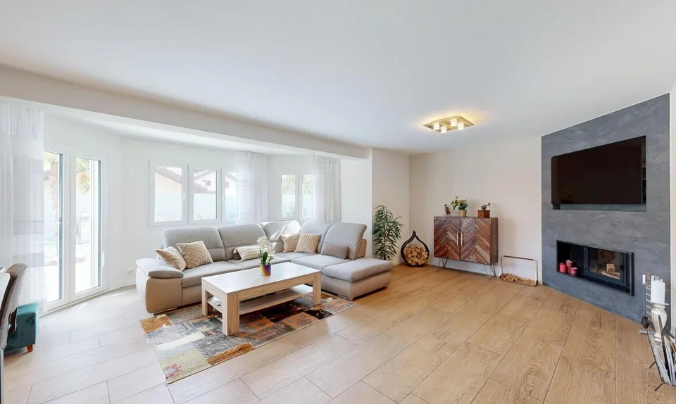 5.5 Zimmer Einfamilienhaus in Collombey – Foto 2 von 11