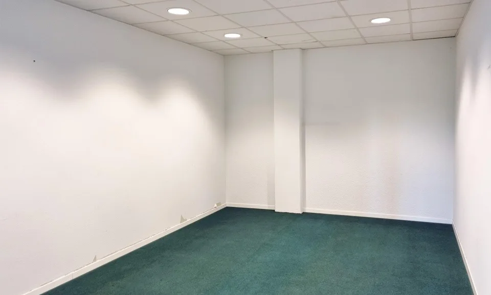 Grosszügige Bürofläche - sofort bezugsbereit - Geschäftshaus Sennweid – photo 10 sur 13