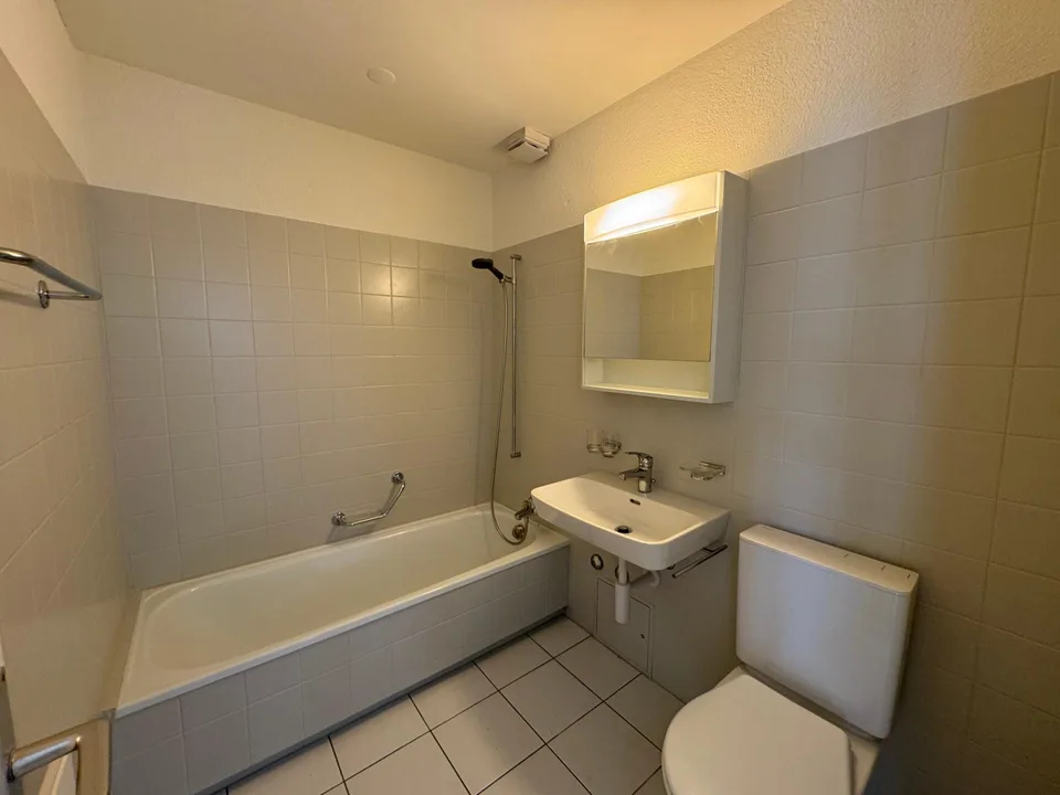 renovierte 2.5 Zimmerwohnung im Grünen – foto 3 di 9