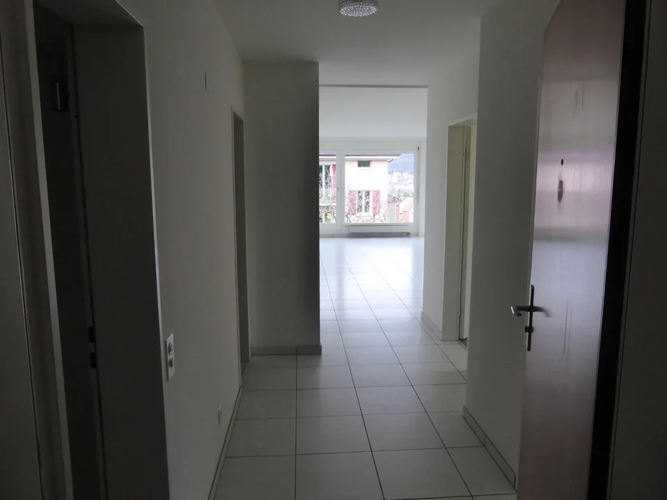 Renovierte 2.5 Zimmerwohnung im Grünen – photo 5 of 9