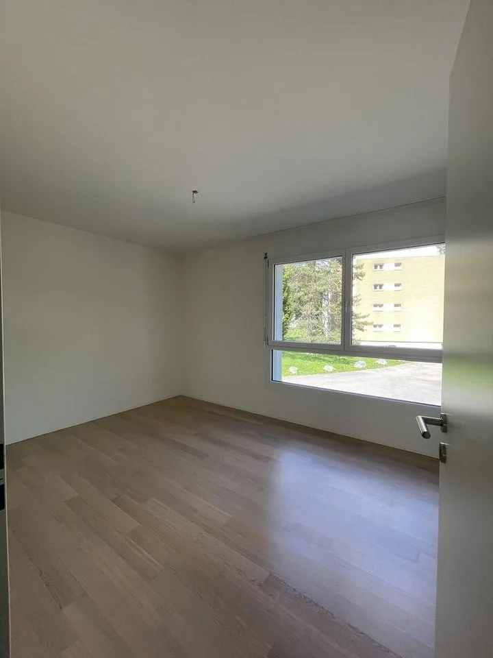 Helle und moderne 4.5-Attika-Zimmerwohnung – Foto 7 von 9