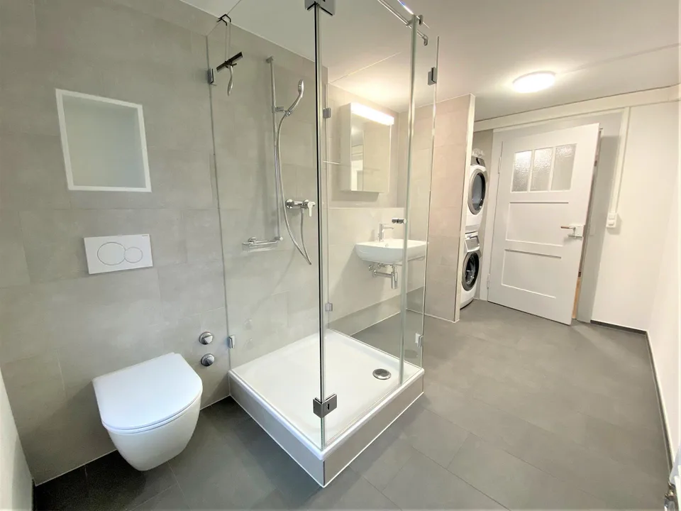 Helle, sehr schön sanierte Wohnung – Foto 4 von 9