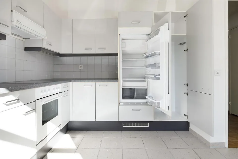 Grosszügige 4-Zimmer-Wohnung mit Balkon und Sitzplatz – photo 2 of 17