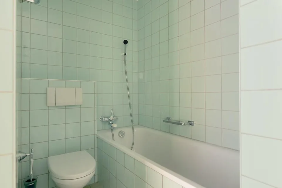 Grosszügige 4-Zimmer-Wohnung mit Balkon und Sitzplatz – photo 11 of 17