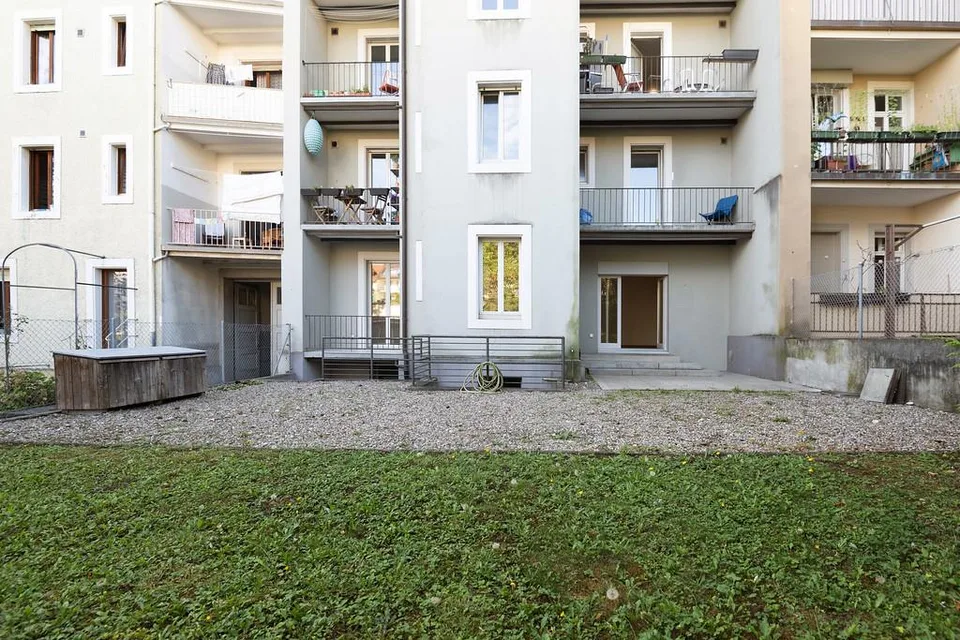 Grosszügige 4-Zimmer-Wohnung mit Balkon und Sitzplatz – photo 16 of 17