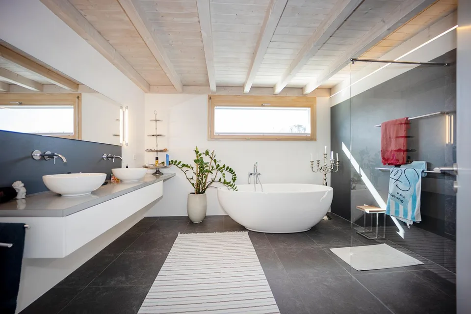 Exklusives Massiv-Holzhaus mit erstklassigem Raumklima – foto 14 di 16