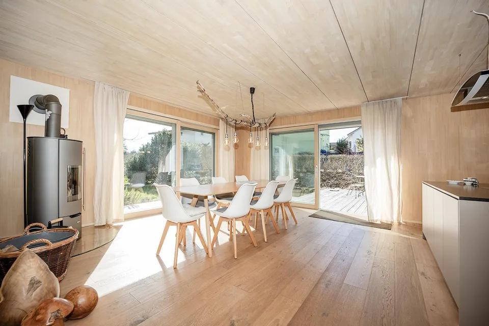 Exklusives Massiv-Holzhaus mit erstklassigem Raumklima – foto 9 di 16