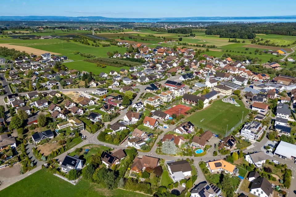 Familienliegenschaft mit wunderschönem Garten – Foto 2 von 23