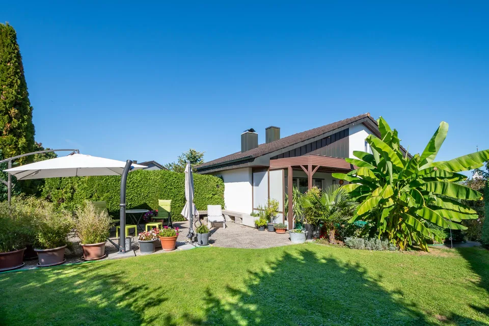 Familienliegenschaft mit wunderschönem Garten – Foto 5 von 23