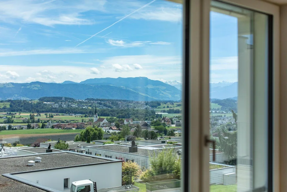 Naturnah wohnen, modern leben – 4.5-Zimmer Einfamilienhaus in Sins – photo 4 sur 5