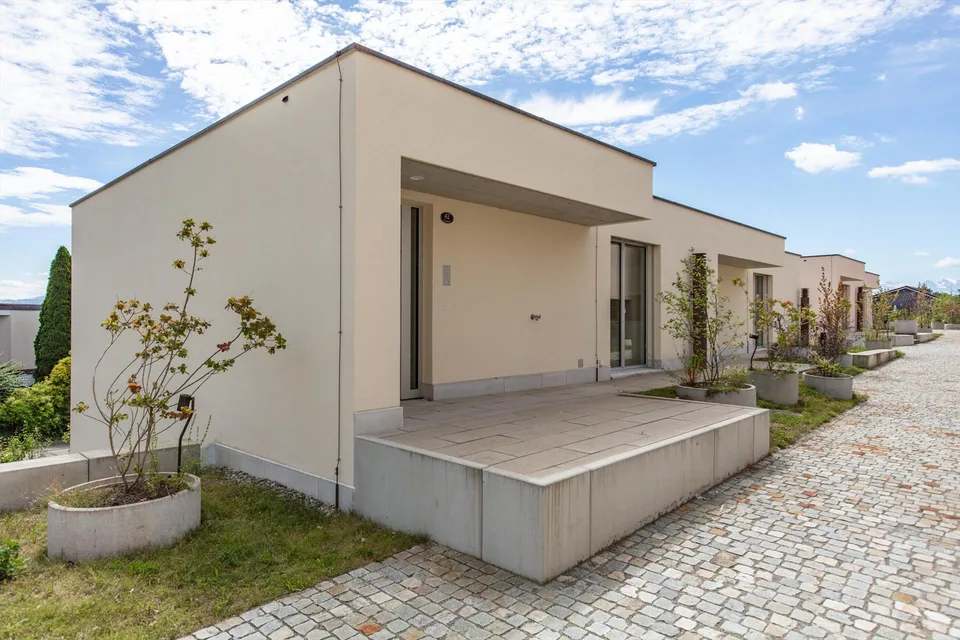 Naturnah wohnen, modern leben – 4.5-Zimmer Einfamilienhaus in Sins – photo 4 sur 4