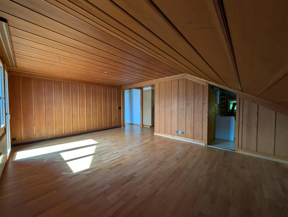 Charmante 2.5-Zimmer-Dachwohnung mit traumhaftem See- und Bergblick – Foto 18 von 22