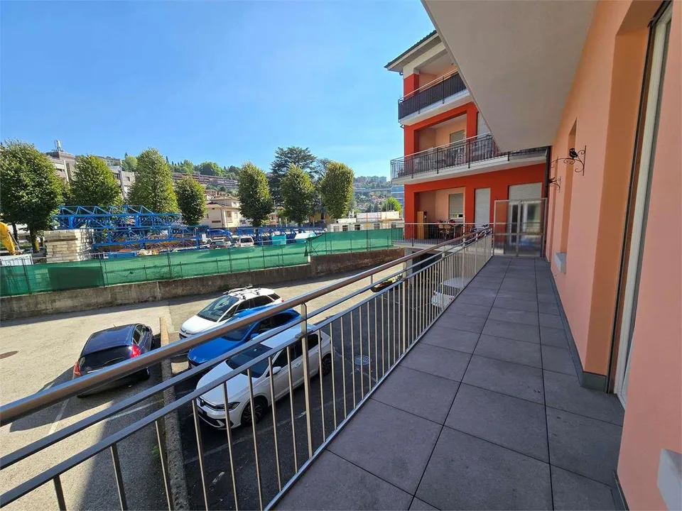 Chiasso (Via Puccini 2) - Großes 3.5-Zimmer-Apartment mit 95 m² im EG mit großem Balkon – Foto 6 von 13