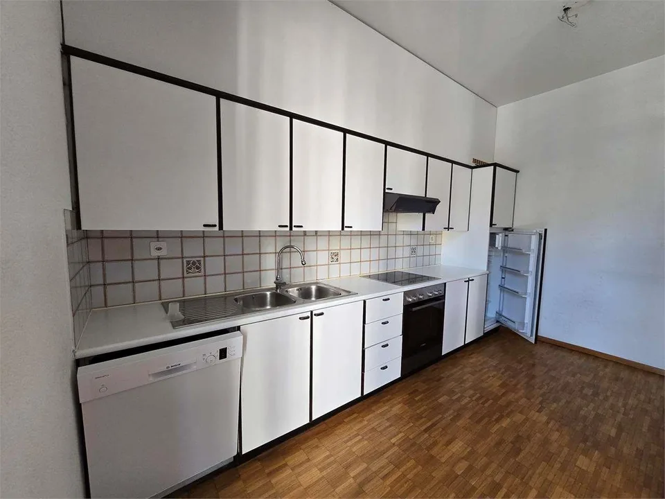 Chiasso (Via Puccini 2) - Großes 3.5-Zimmer-Apartment mit 95 m² im EG mit großem Balkon – Foto 4 von 13