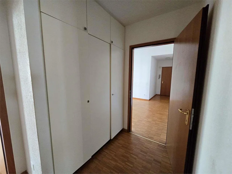 Chiasso (Via Puccini 2) - Großes 3.5-Zimmer-Apartment mit 95 m² im EG mit großem Balkon – Foto 7 von 13