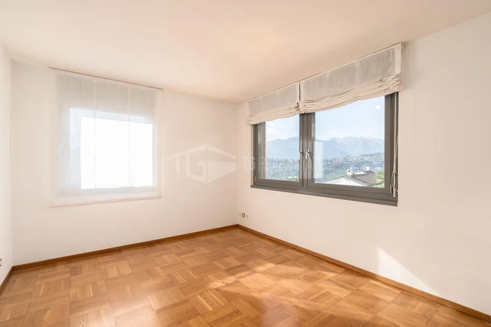 VILLA CON PISCINA E VISTA LAGO | VILLA WITH POOL AND LAKE VIEW | VI... – Foto 6 von 14