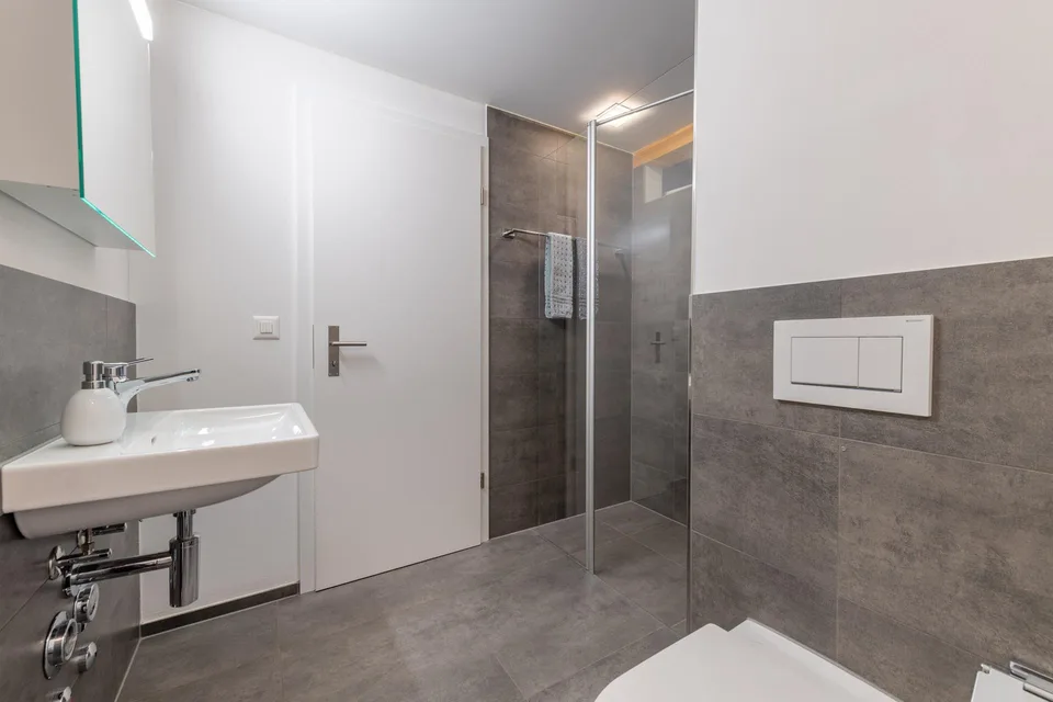 Spacious living with 24 m² terrace – photo 13 of 13