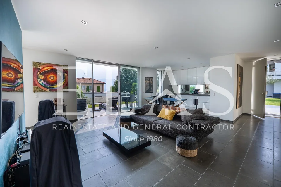 Elegante 2.5 locali con giardino privato e piscina condominiale – photo 5 sur 12