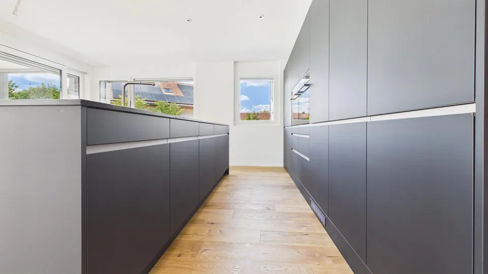 Fertig ausgebaute Gartenwohnung mit 130m2 Wohnkomfort! – photo 13 sur 23