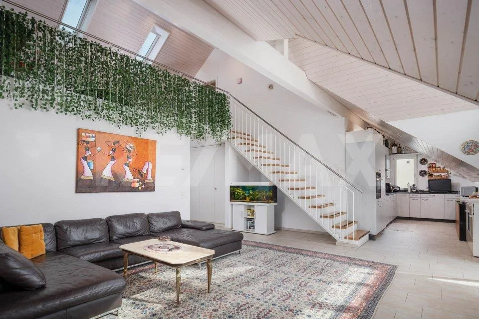Traumhafte 5.5-Zimmer-Wohnung in Würenlos mit grosszügiger Galerie. – Foto 11 von 13