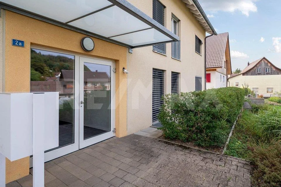 Traumhafte 5.5-Zimmer-Wohnung in Würenlos mit grosszügiger Galerie. – Foto 2 von 13