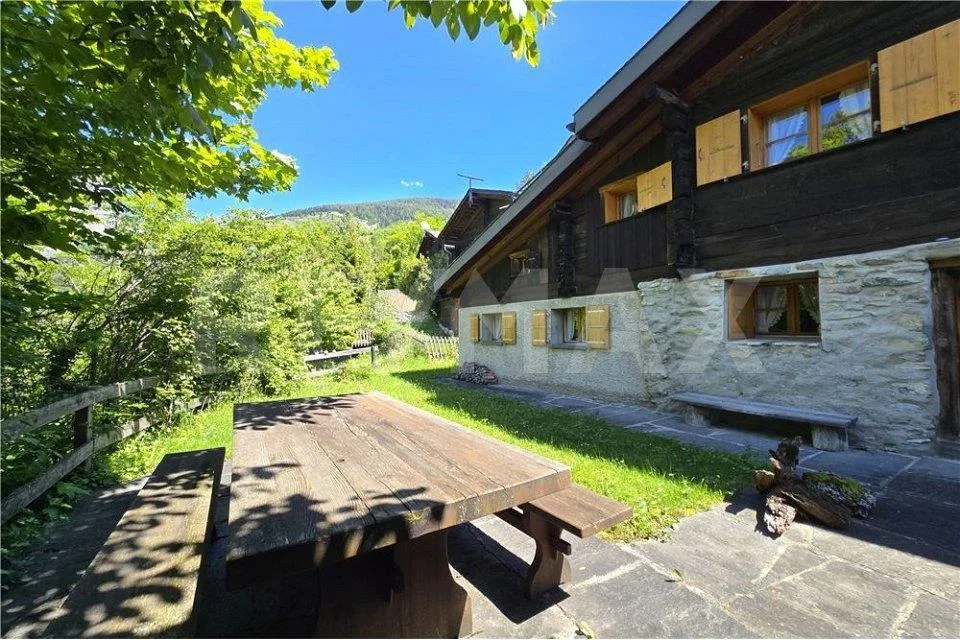 Traditionelles Walliser-Chalet mit Charme im Grünen versteckt – Foto 13 von 13