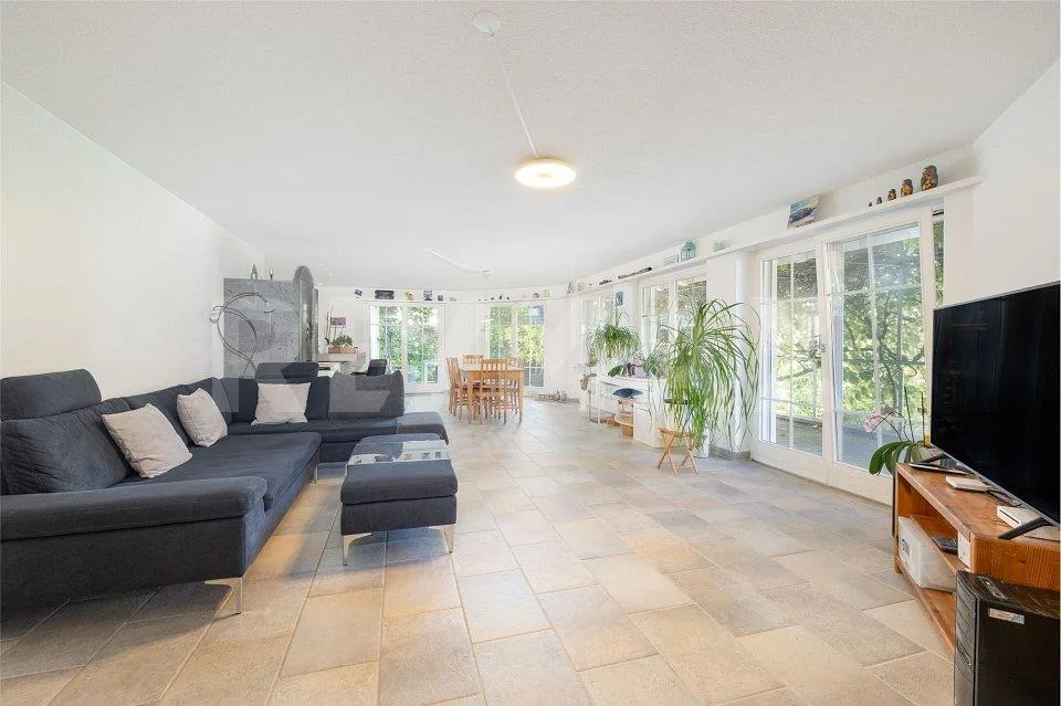 Detached single-family house with a far-reaching view, winter garden & feel-good ambiance – photo 11 of 13