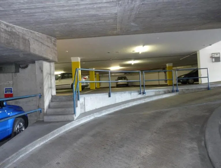 Wir haben Platz für Ihr Auto! - nähe Bahnhof und Zentrum – Foto 3 von 4