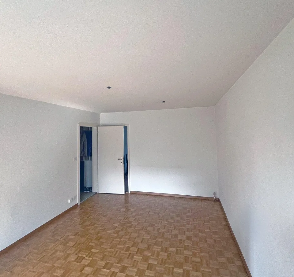Appartement 3 pièces partiellement rénové dans un quartier calme – photo 5 sur 8