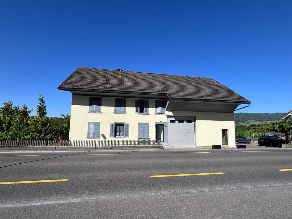 Mehrfamilienhaus mit 3 Wohneinheiten und Gewerbe - frisch saniert – foto 2 di 12