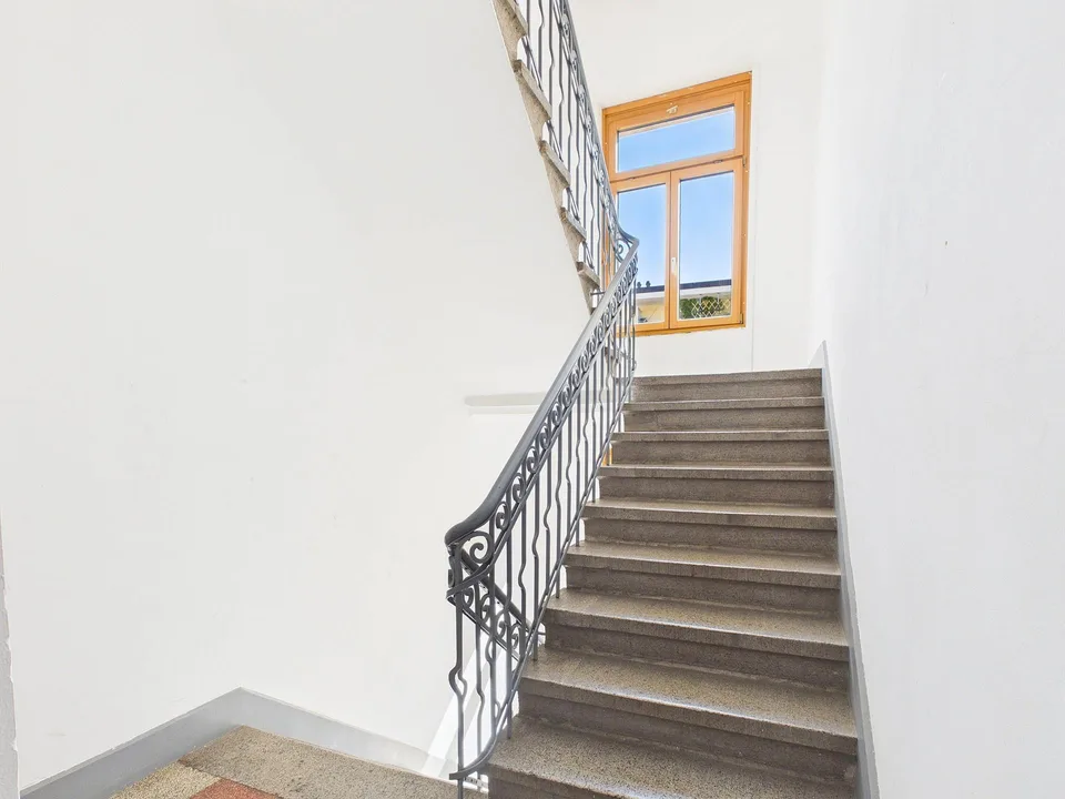 Mehrfamilienhaus mit 9 Wohnungen und 2 Gastrobetrieben in Basel kau... – photo 12 of 13