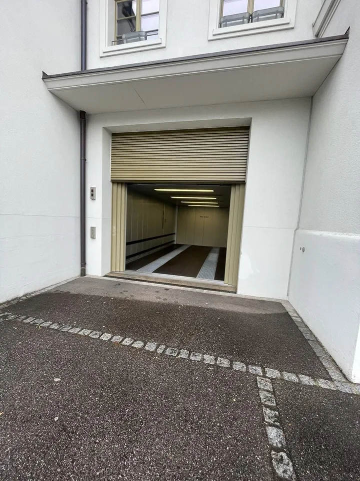 Autoeinstellhallenplatz in Münchenstein zu vermieten – Foto 3 von 3